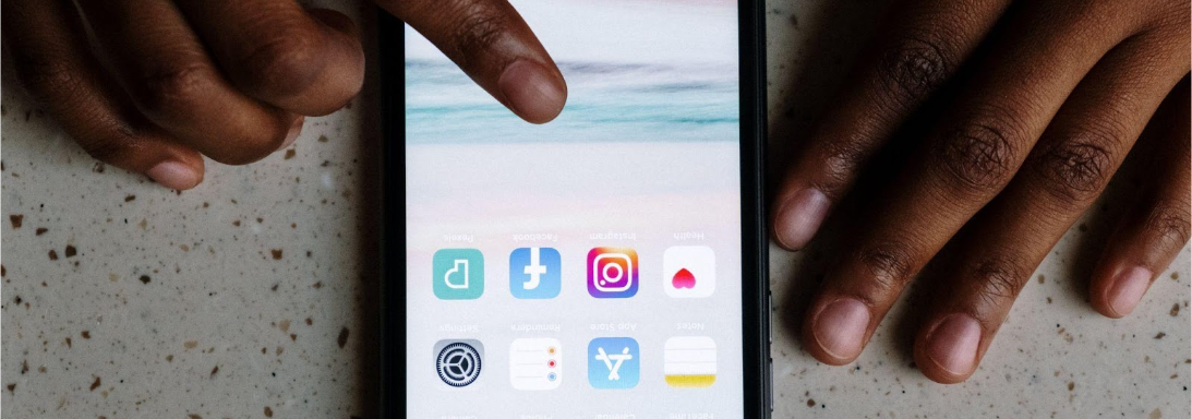 Navigating the Digital Campus: The Impact of Mobile Apps on College Life
